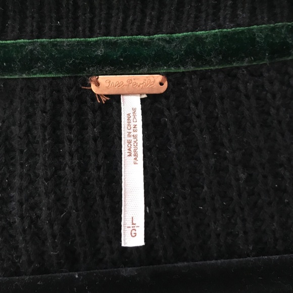 Black free people sweater! Never worn! - Picture 2 of 4